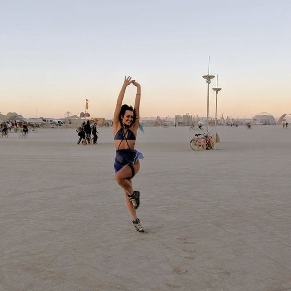 Meet your Posher, Alexandra - Picture 1 of 1